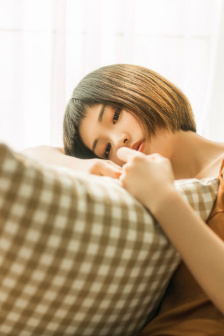 同桌上课使劲揉我的奶小说